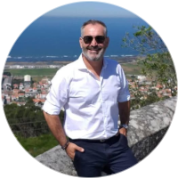 Eduardo, 55